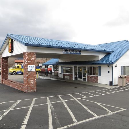 ซูเปอร์ 8 บาย วินด์แฮม ซูซานวิลล์ Motel ภายนอก รูปภาพ