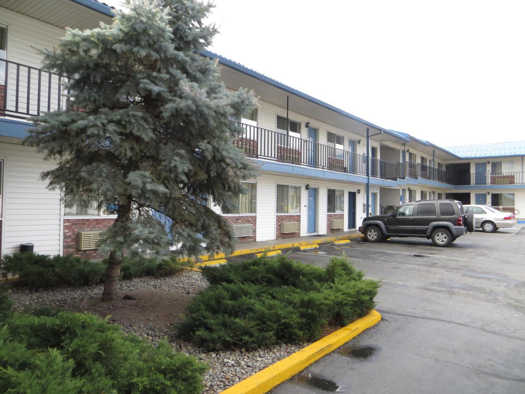 ซูเปอร์ 8 บาย วินด์แฮม ซูซานวิลล์ Motel ภายนอก รูปภาพ