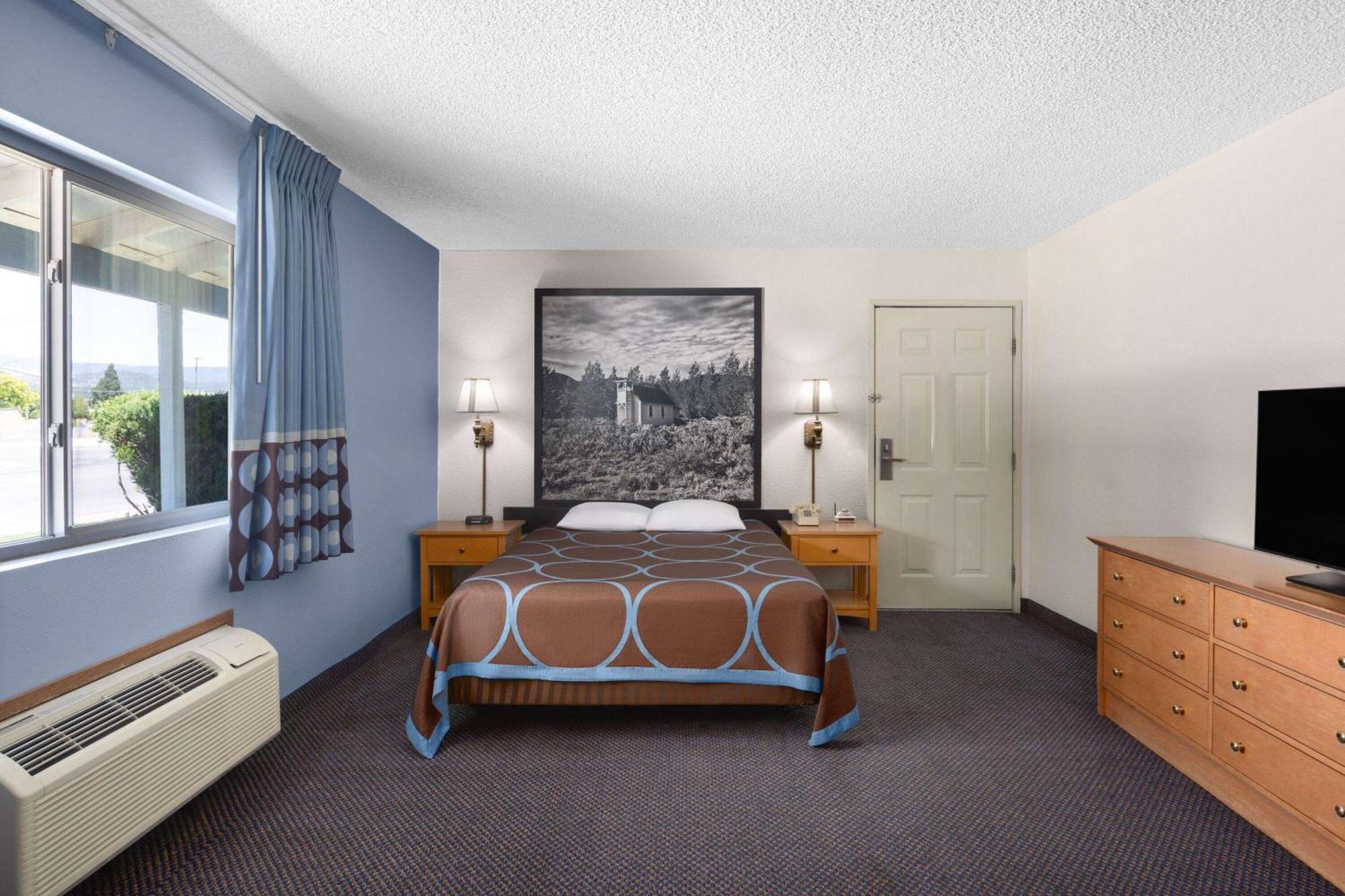 ซูเปอร์ 8 บาย วินด์แฮม ซูซานวิลล์ Motel ภายนอก รูปภาพ
