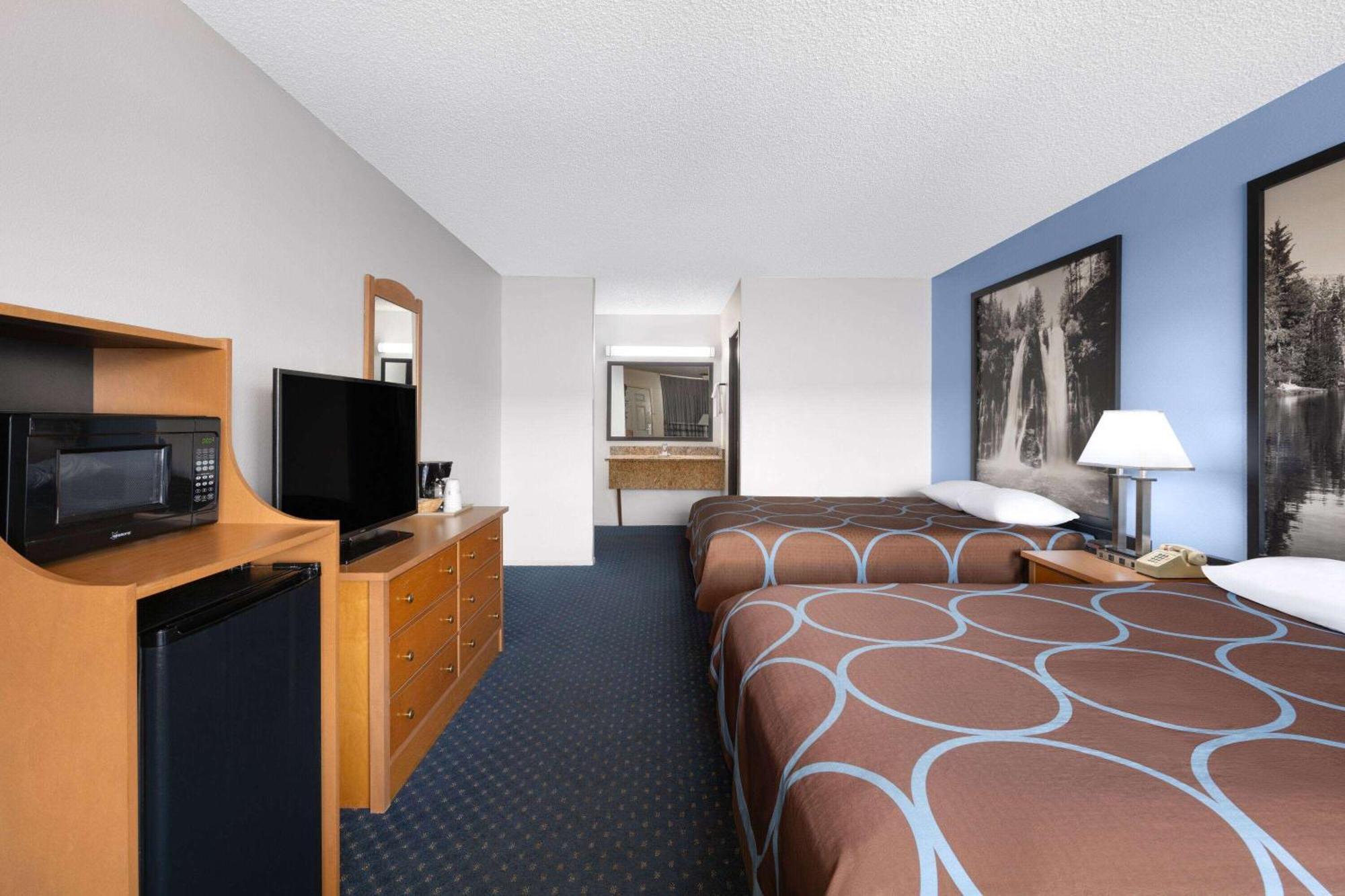 ซูเปอร์ 8 บาย วินด์แฮม ซูซานวิลล์ Motel ภายนอก รูปภาพ