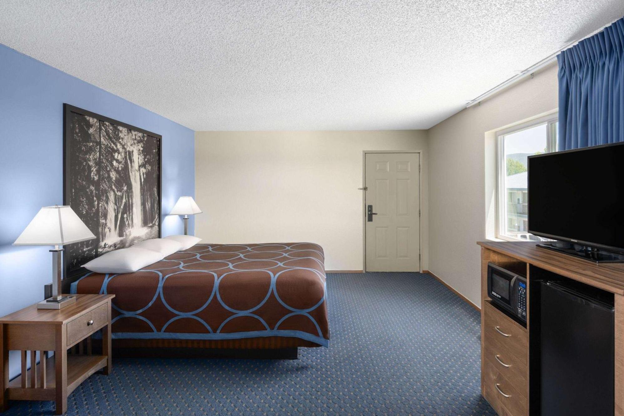 ซูเปอร์ 8 บาย วินด์แฮม ซูซานวิลล์ Motel ภายนอก รูปภาพ